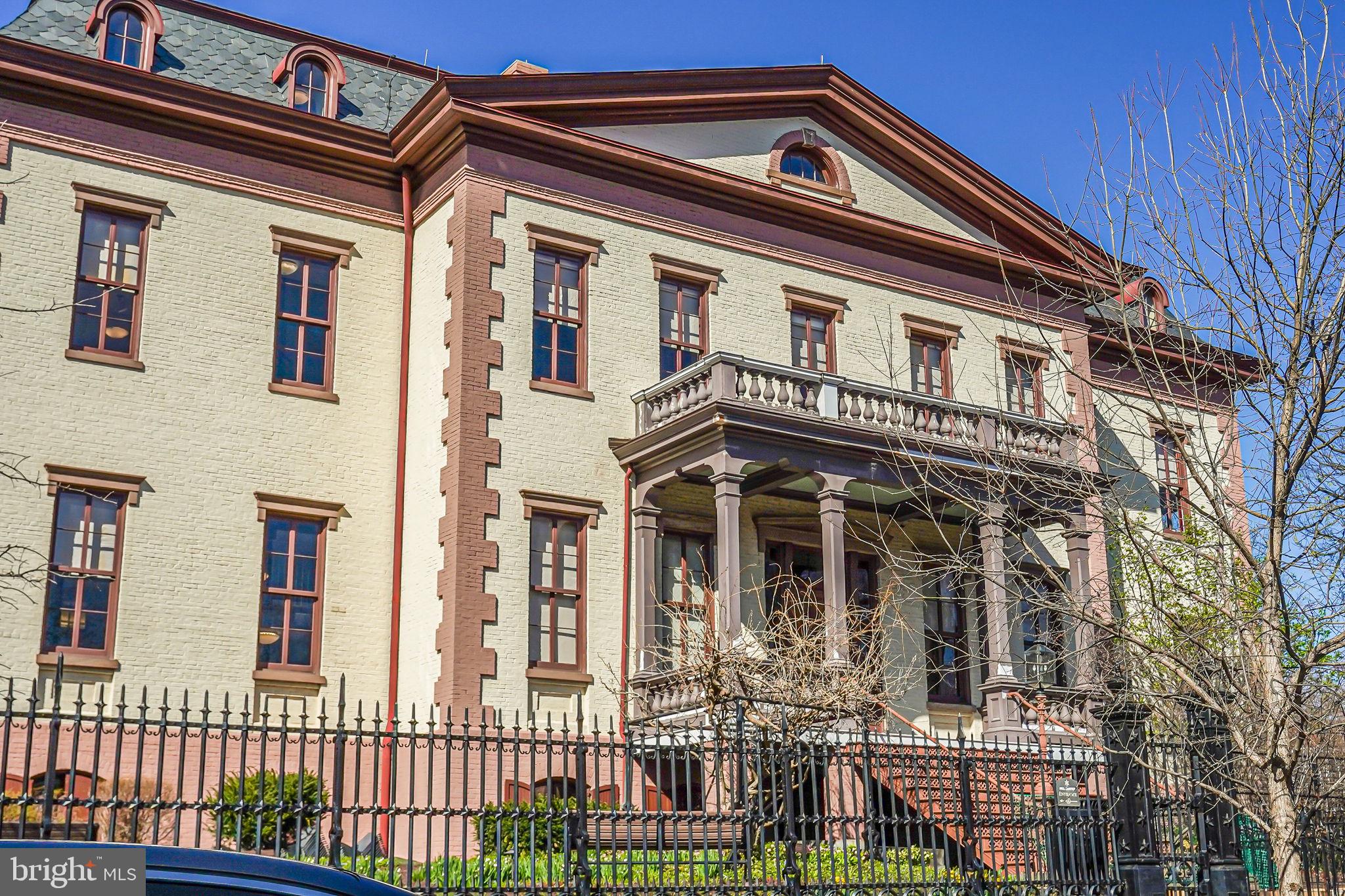 106 3rd St NE