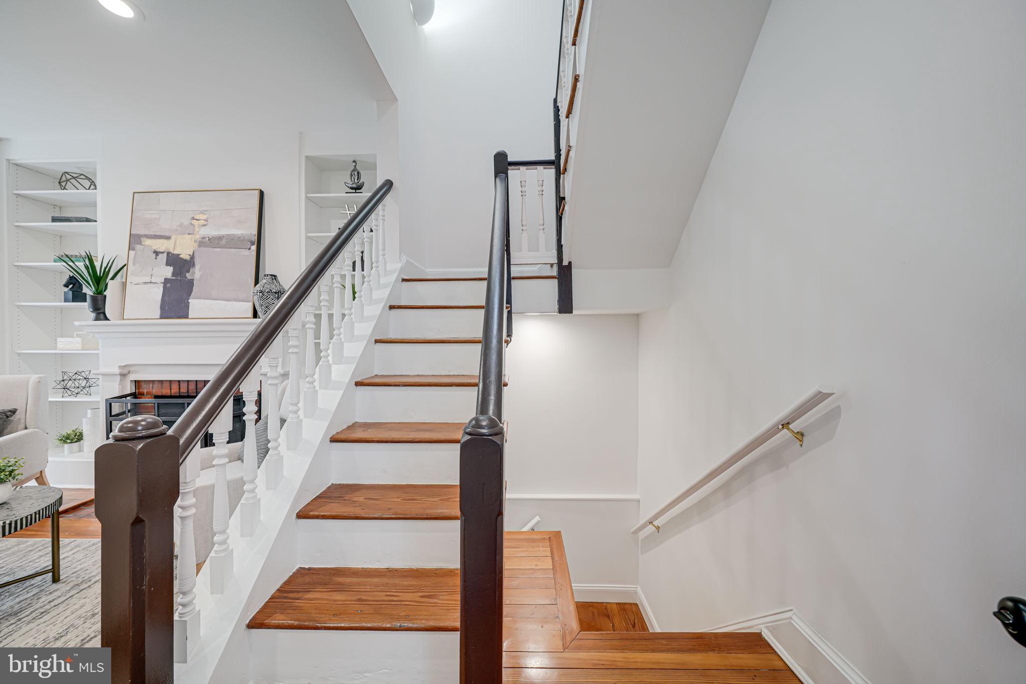106 3rd St NE