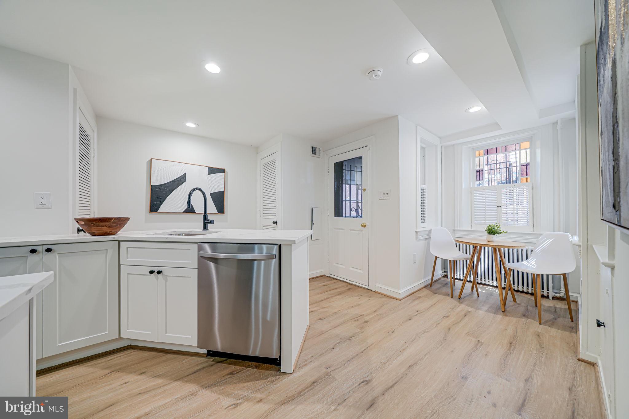106 3rd St NE