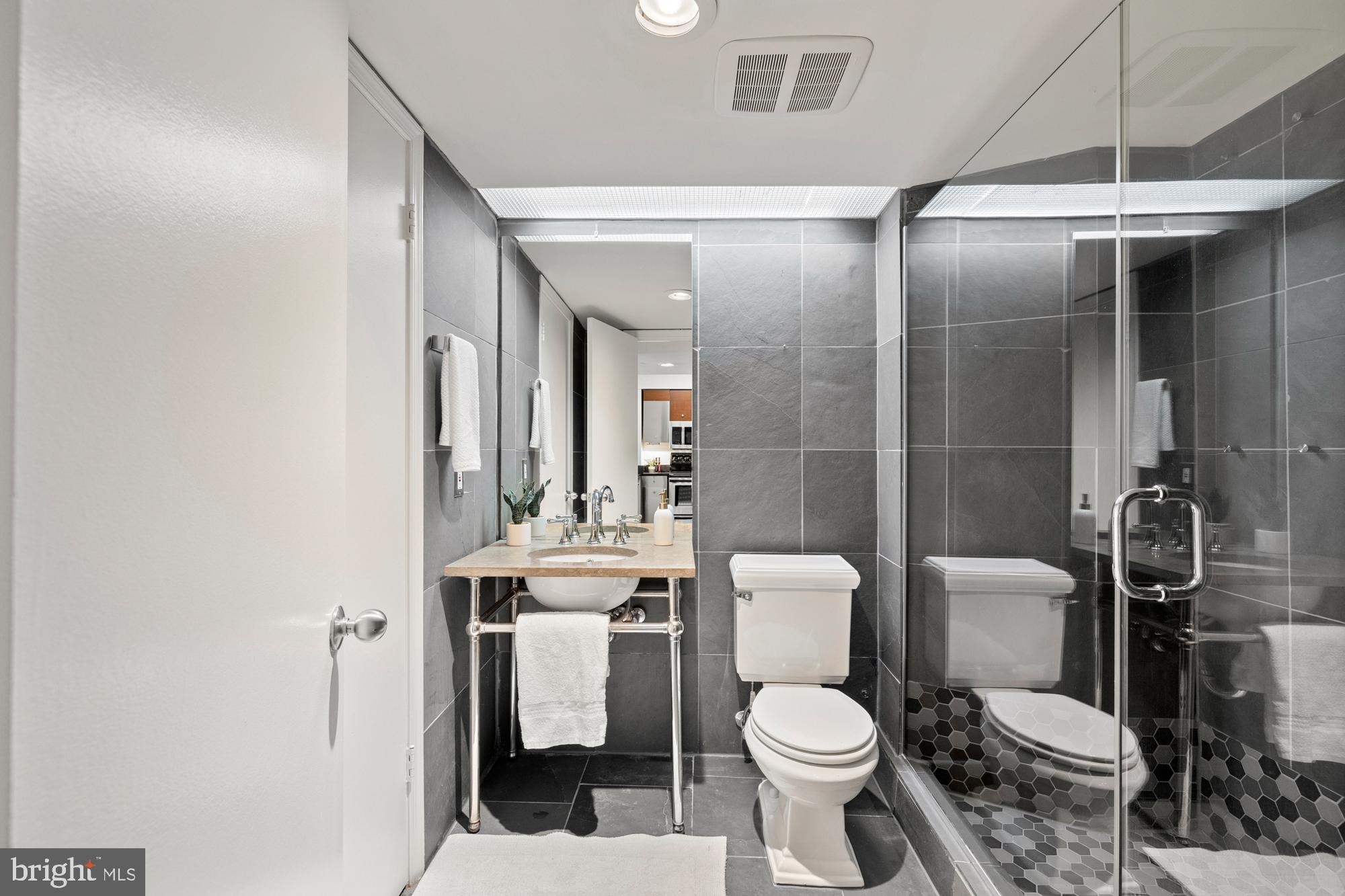 1401 17th St NW #609