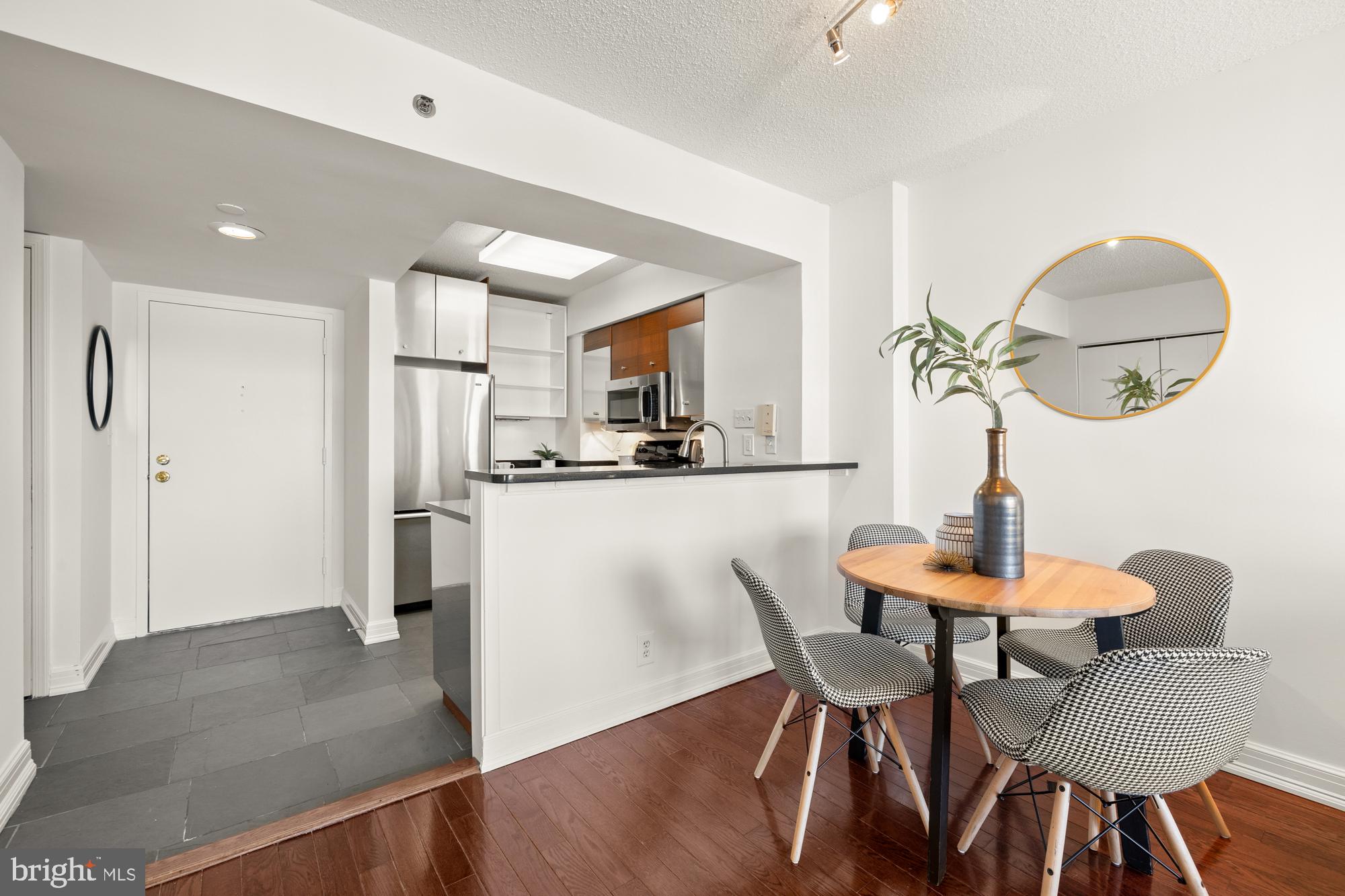 1401 17th St NW #609