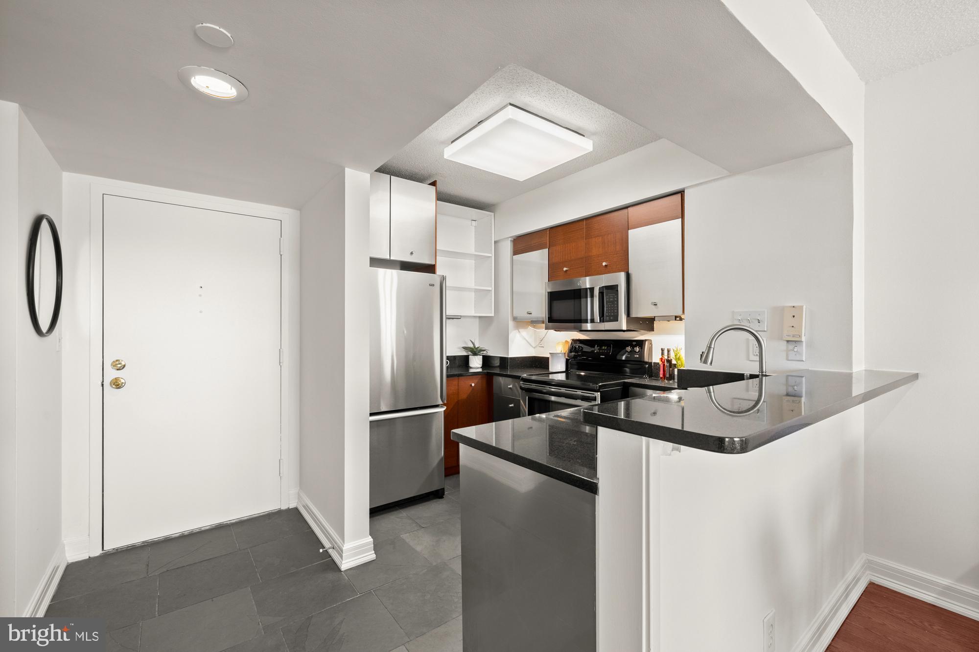 1401 17th St NW #609