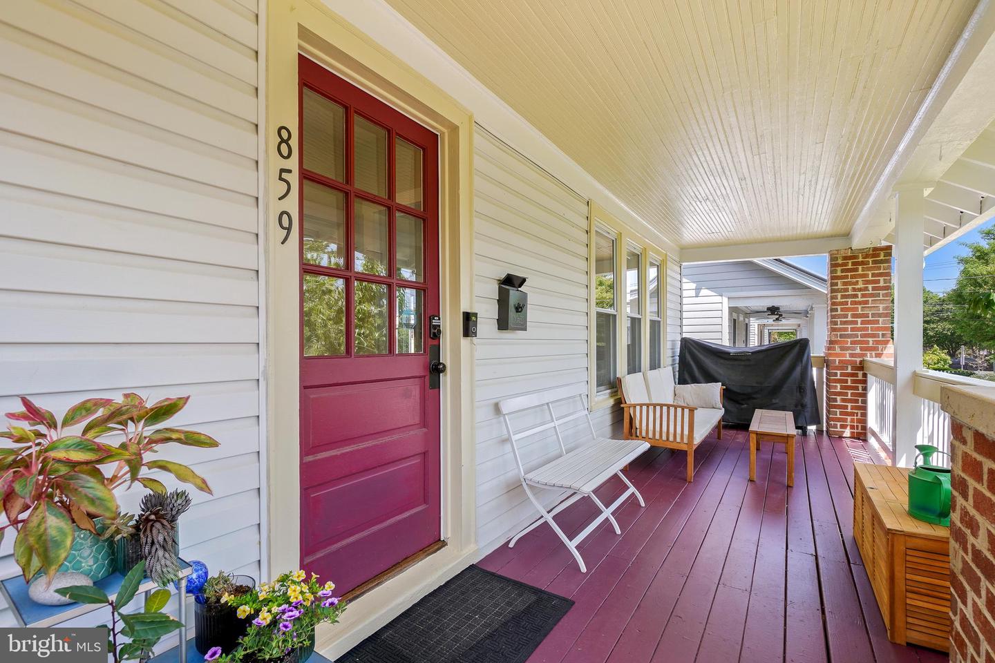 859 van Buren St NW