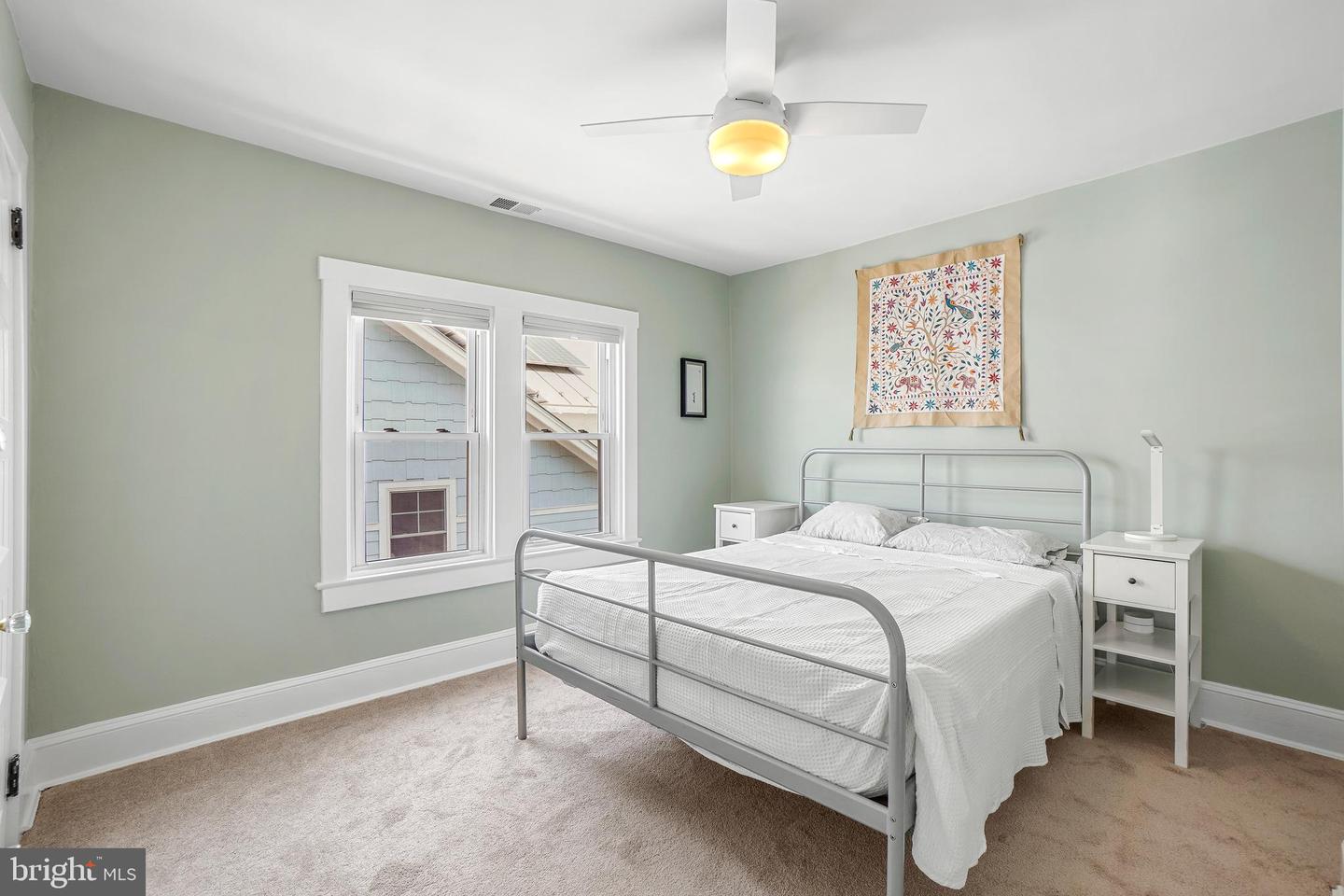 859 van Buren St NW