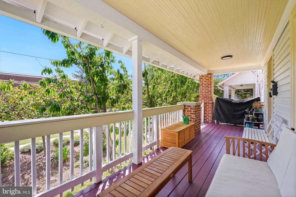 859 van Buren St NW