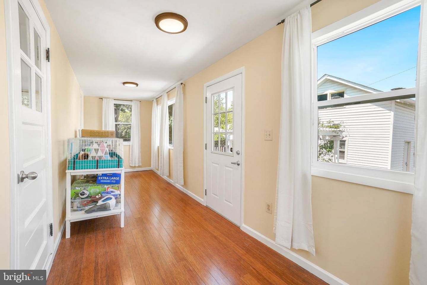 859 van Buren St NW