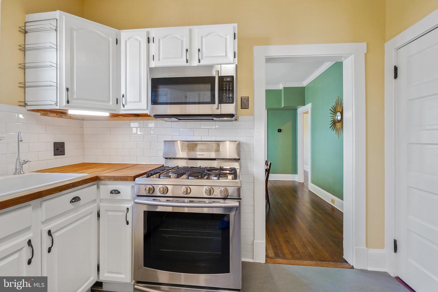 859 van Buren St NW