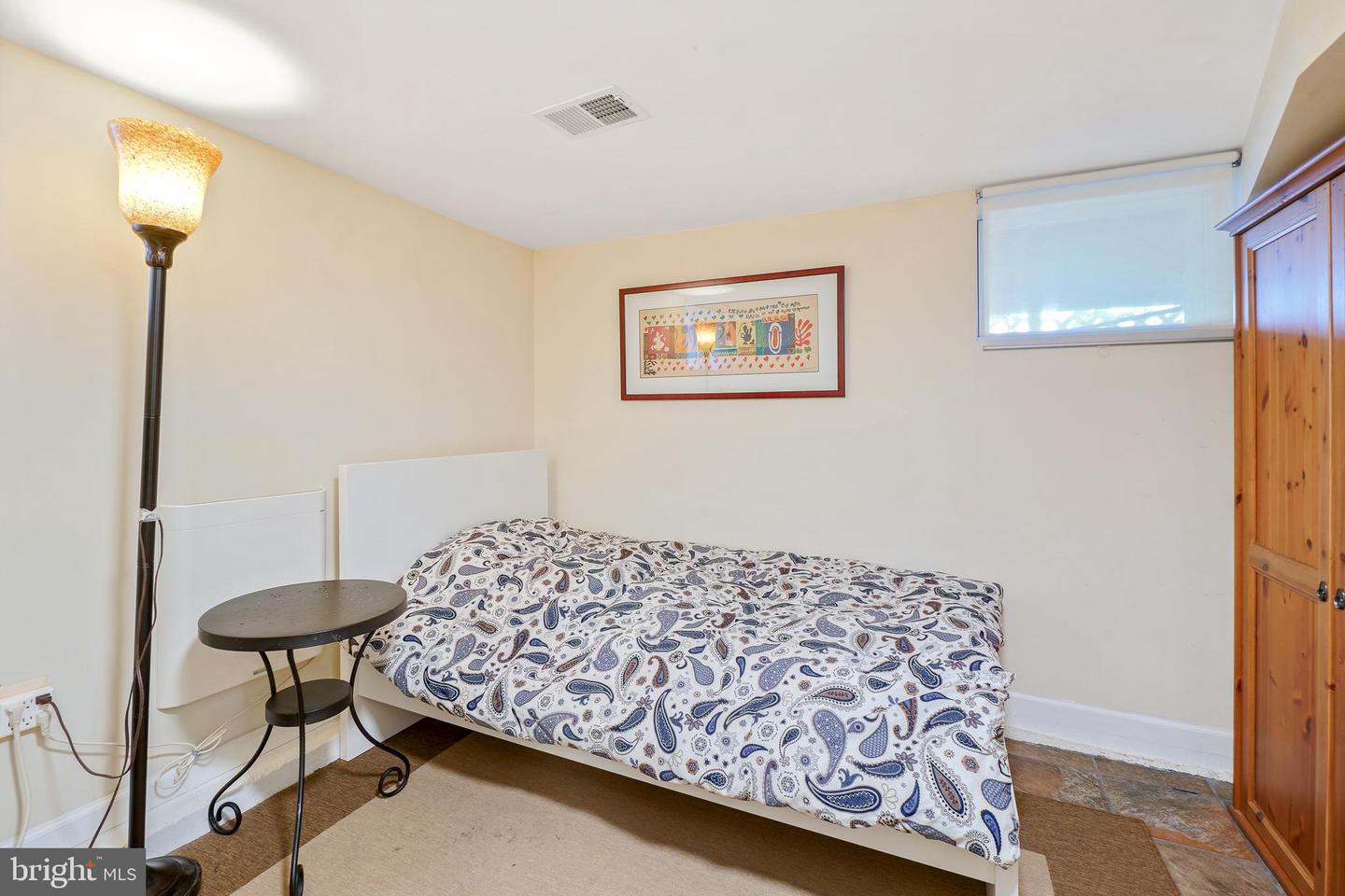 859 van Buren St NW