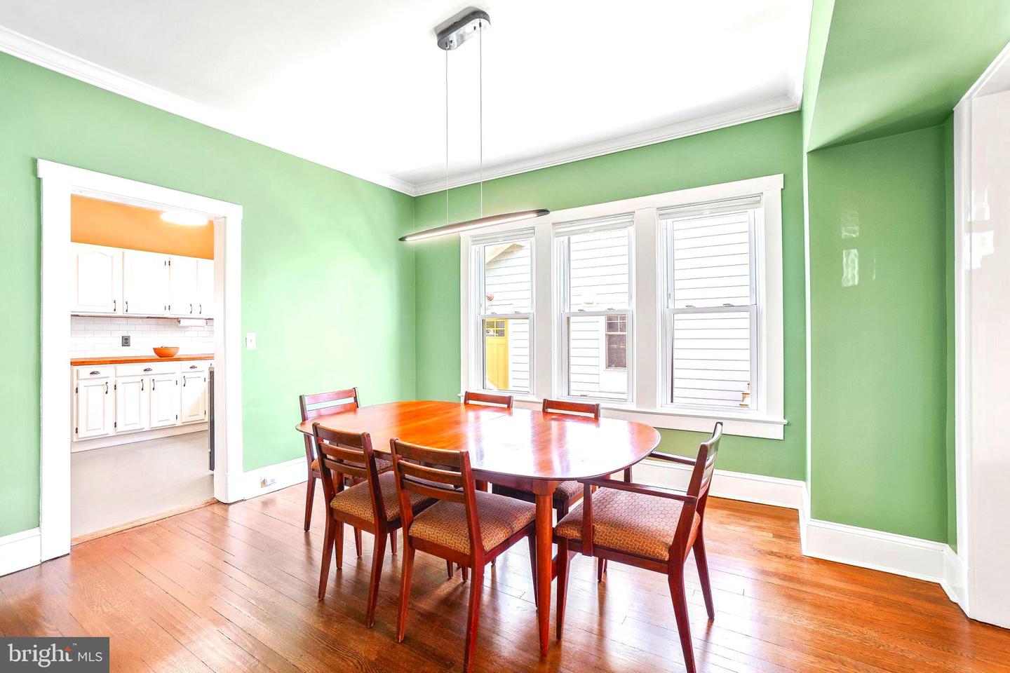 859 van Buren St NW