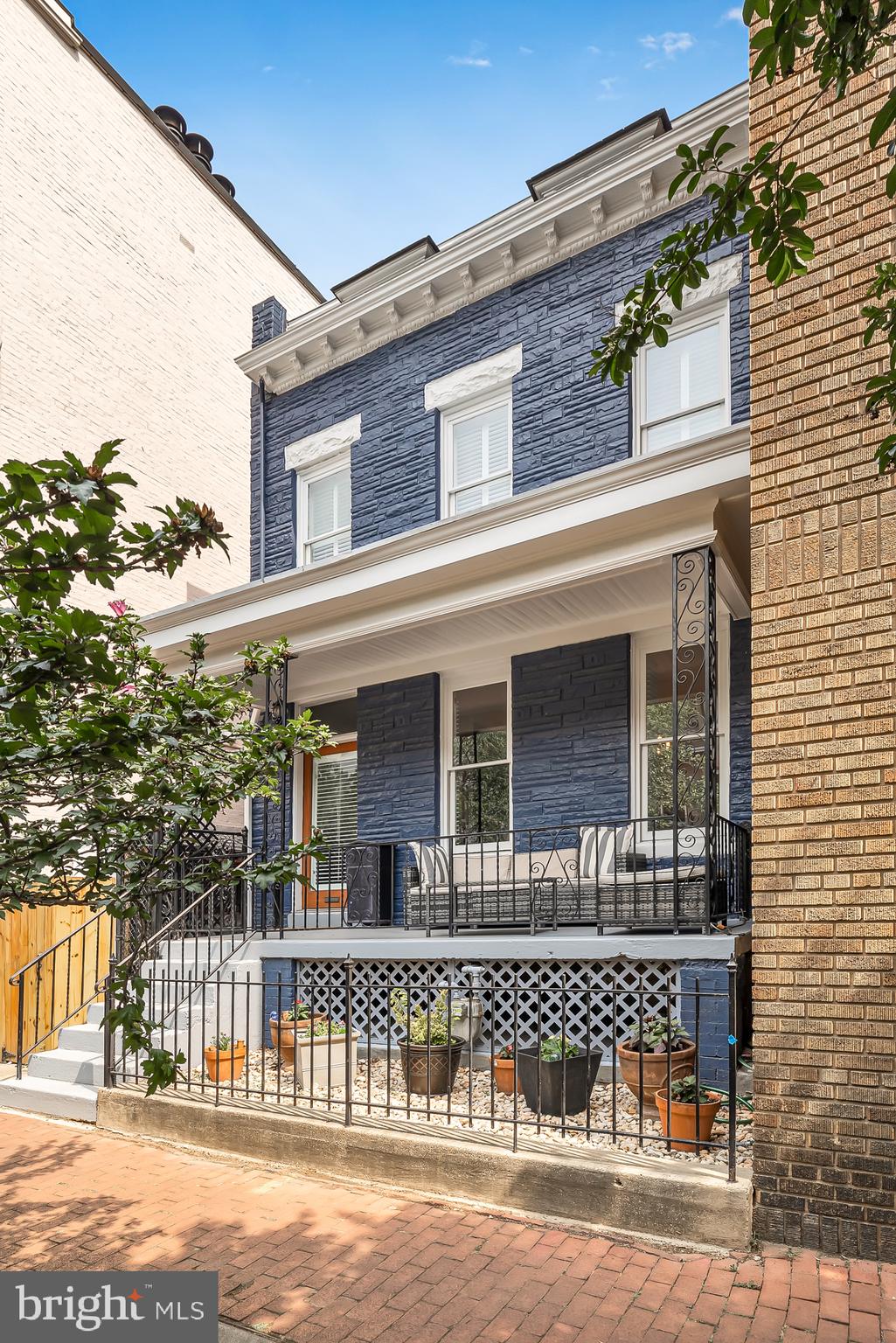 1733 Willard St NW