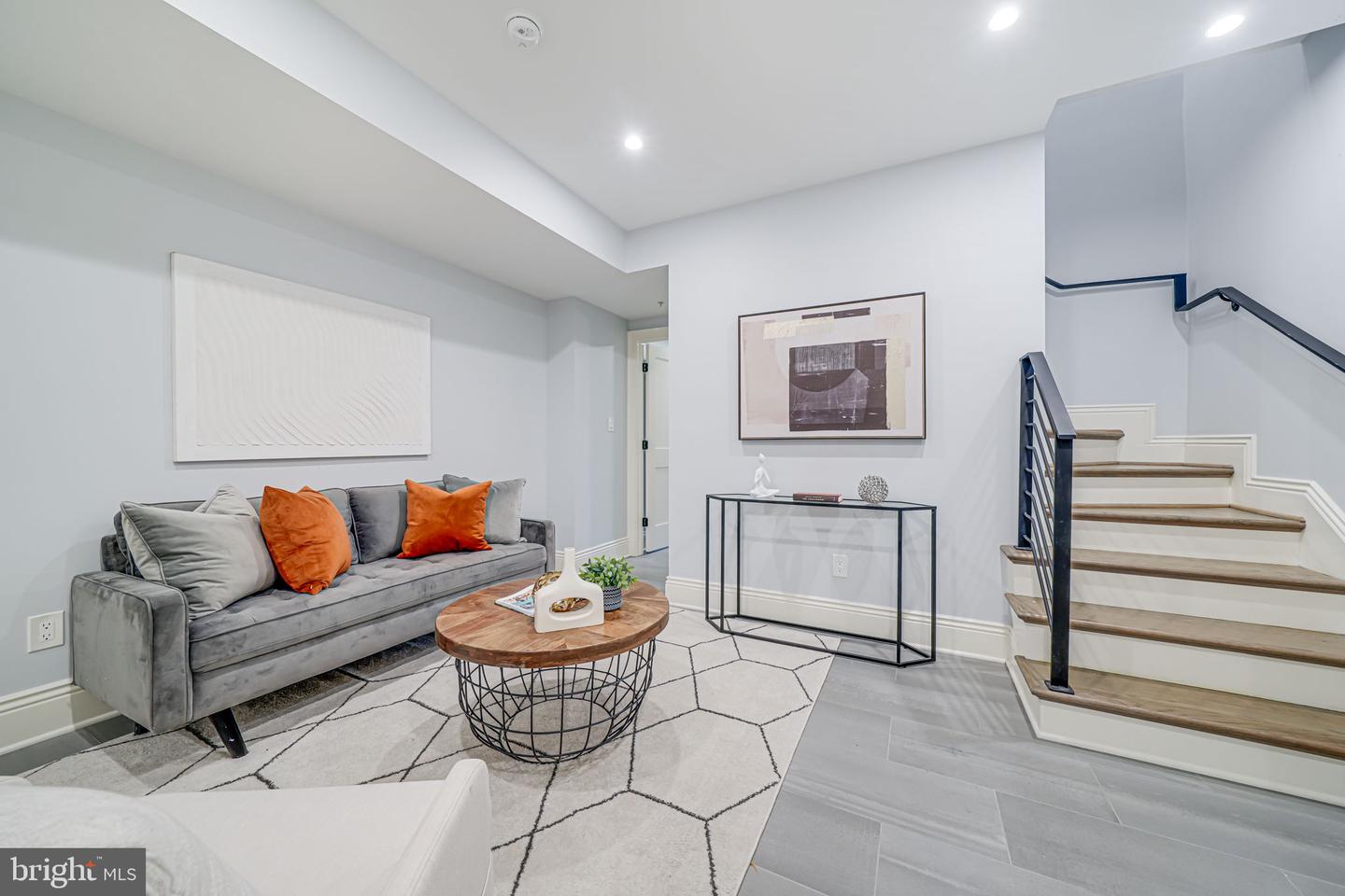1728 D St SE #1