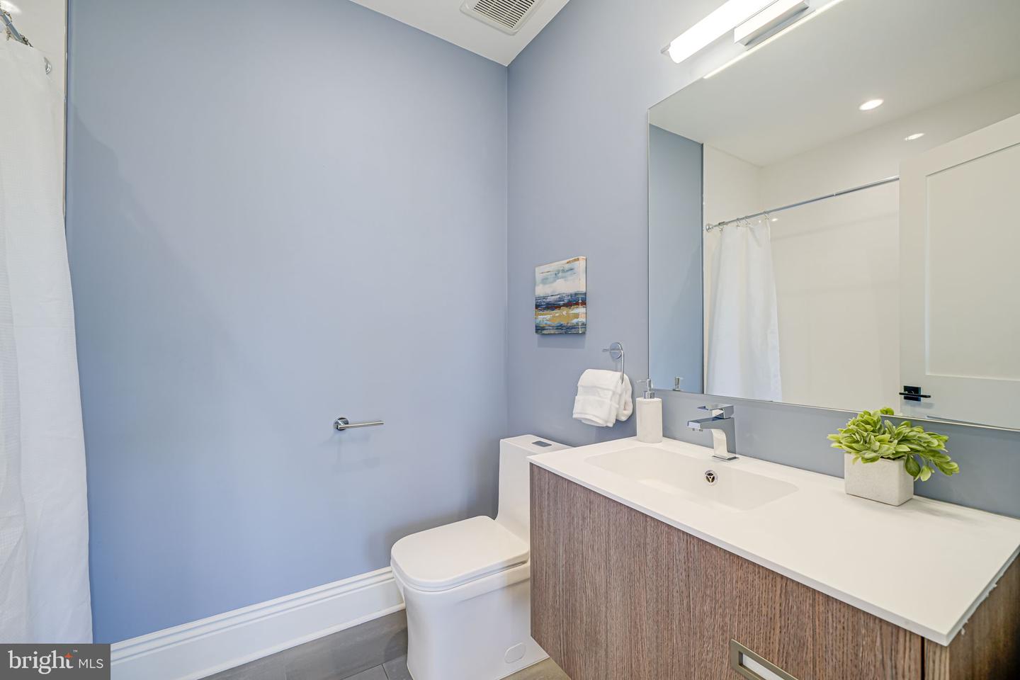 1728 D St SE #1