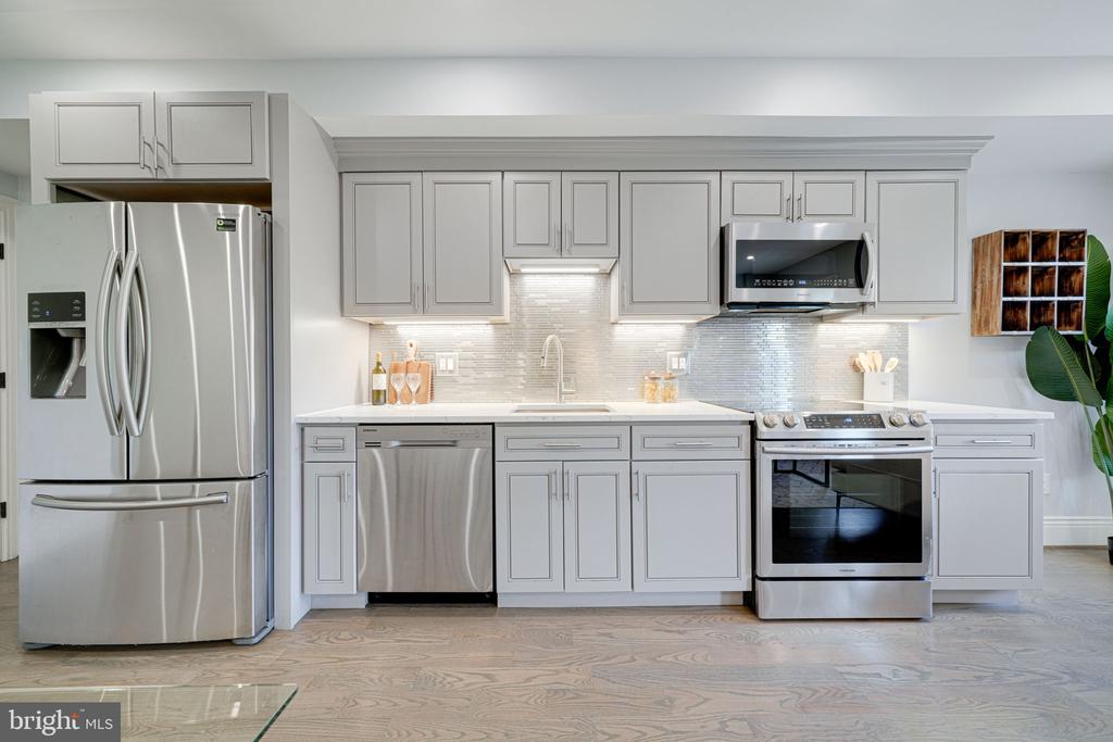 1728 D St SE #2