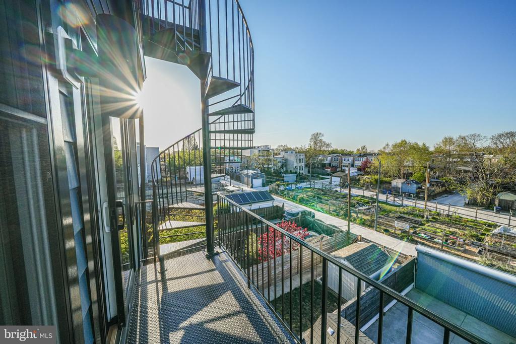 1728 D St SE #2