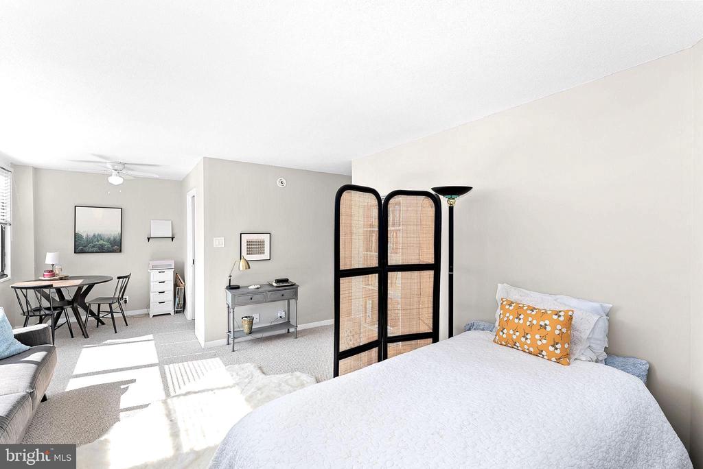2201 L St NW #704