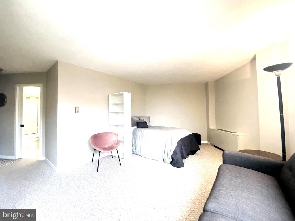 2201 L St NW #704