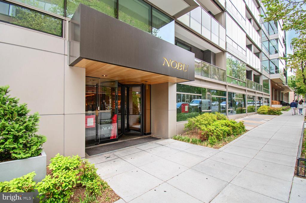 1111 25th St NW #404