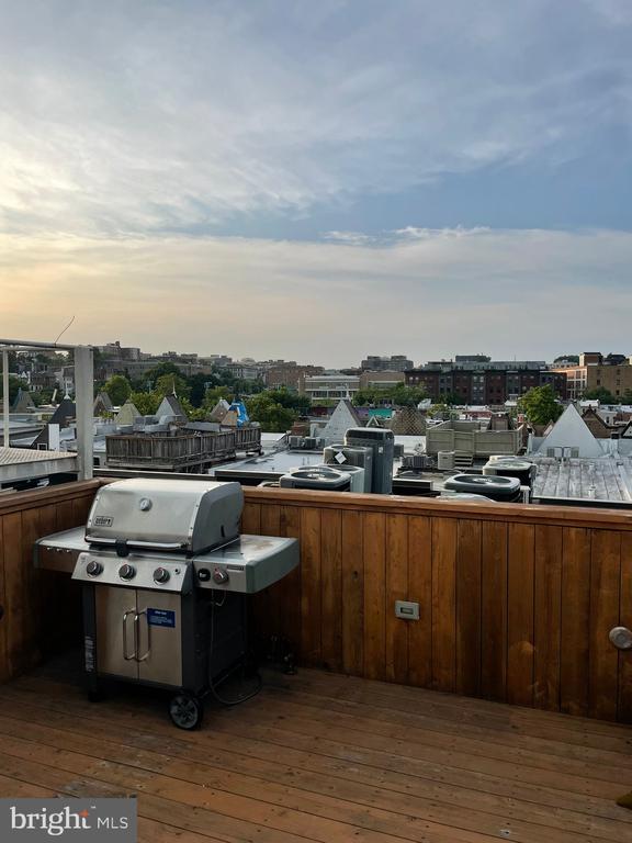 1731 Willard St NW #201