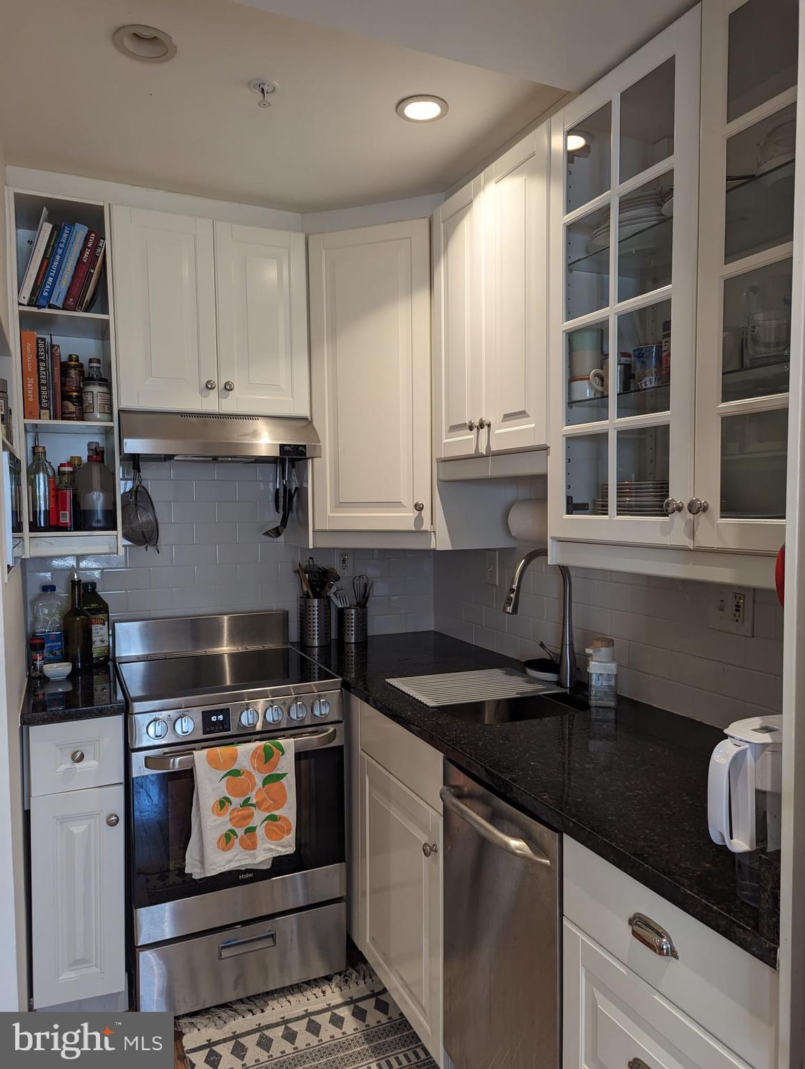 1731 Willard St NW #201