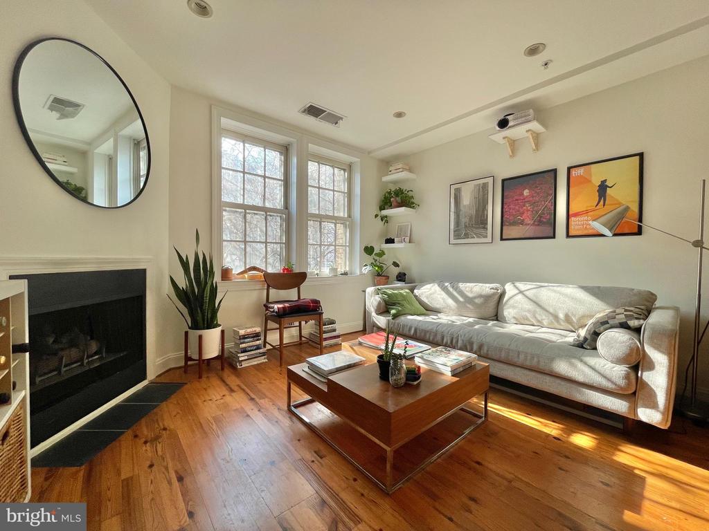 1731 Willard St NW #201