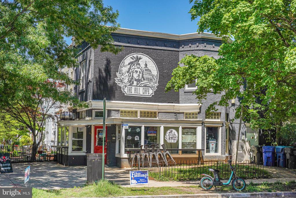 246 10th St SE