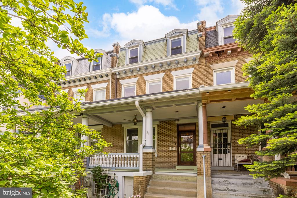 1118 Fairmont St NW