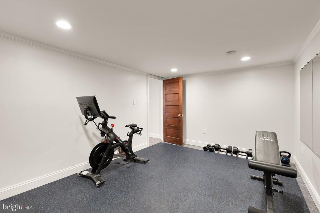1118 Fairmont St NW