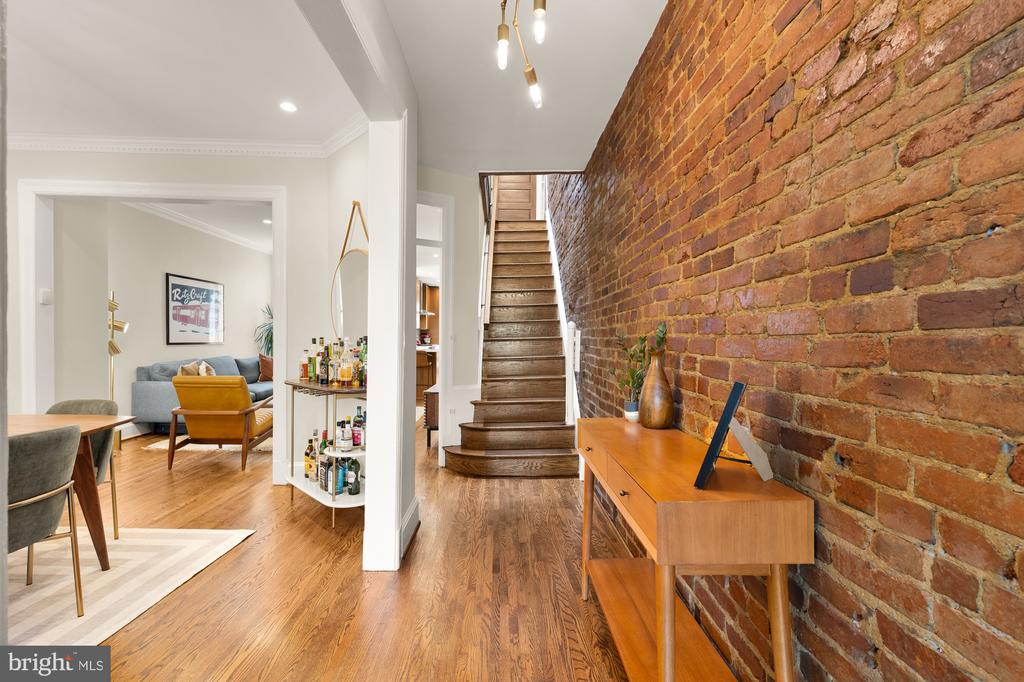 1118 Fairmont St NW
