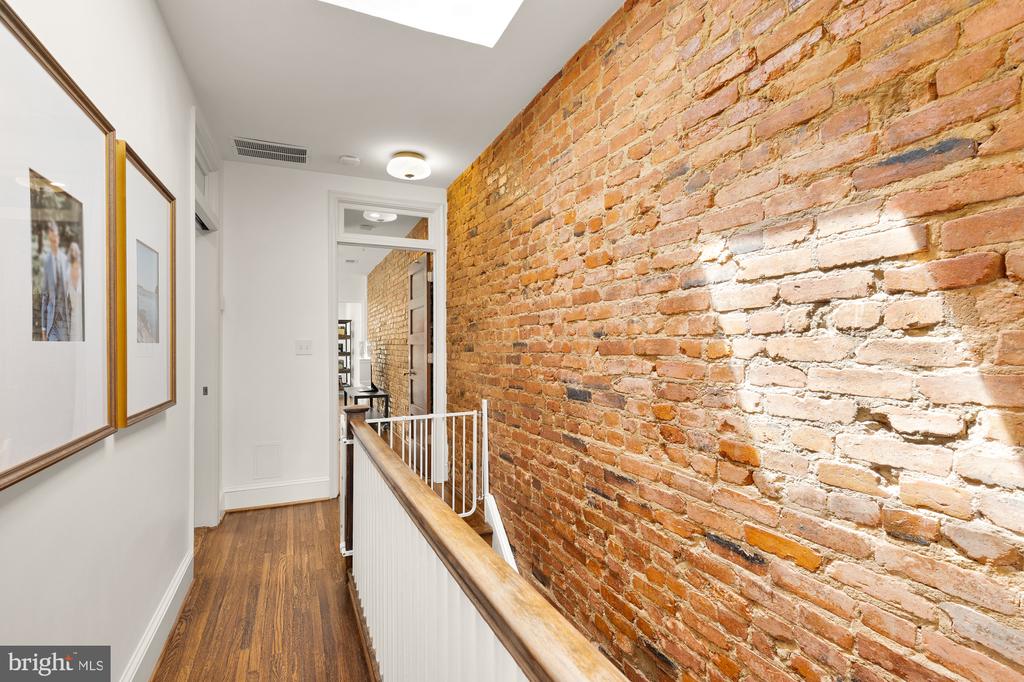 1118 Fairmont St NW