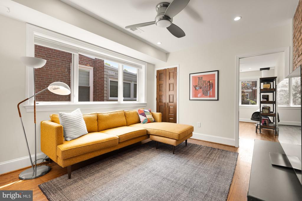 1118 Fairmont St NW