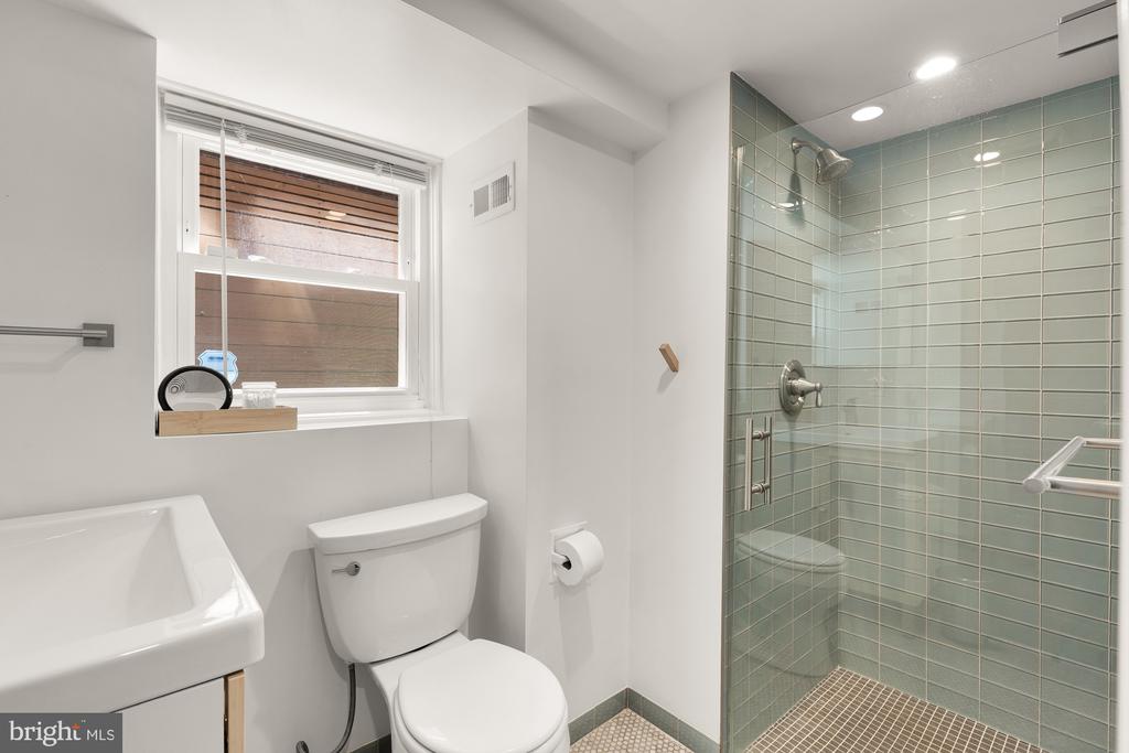 1118 Fairmont St NW