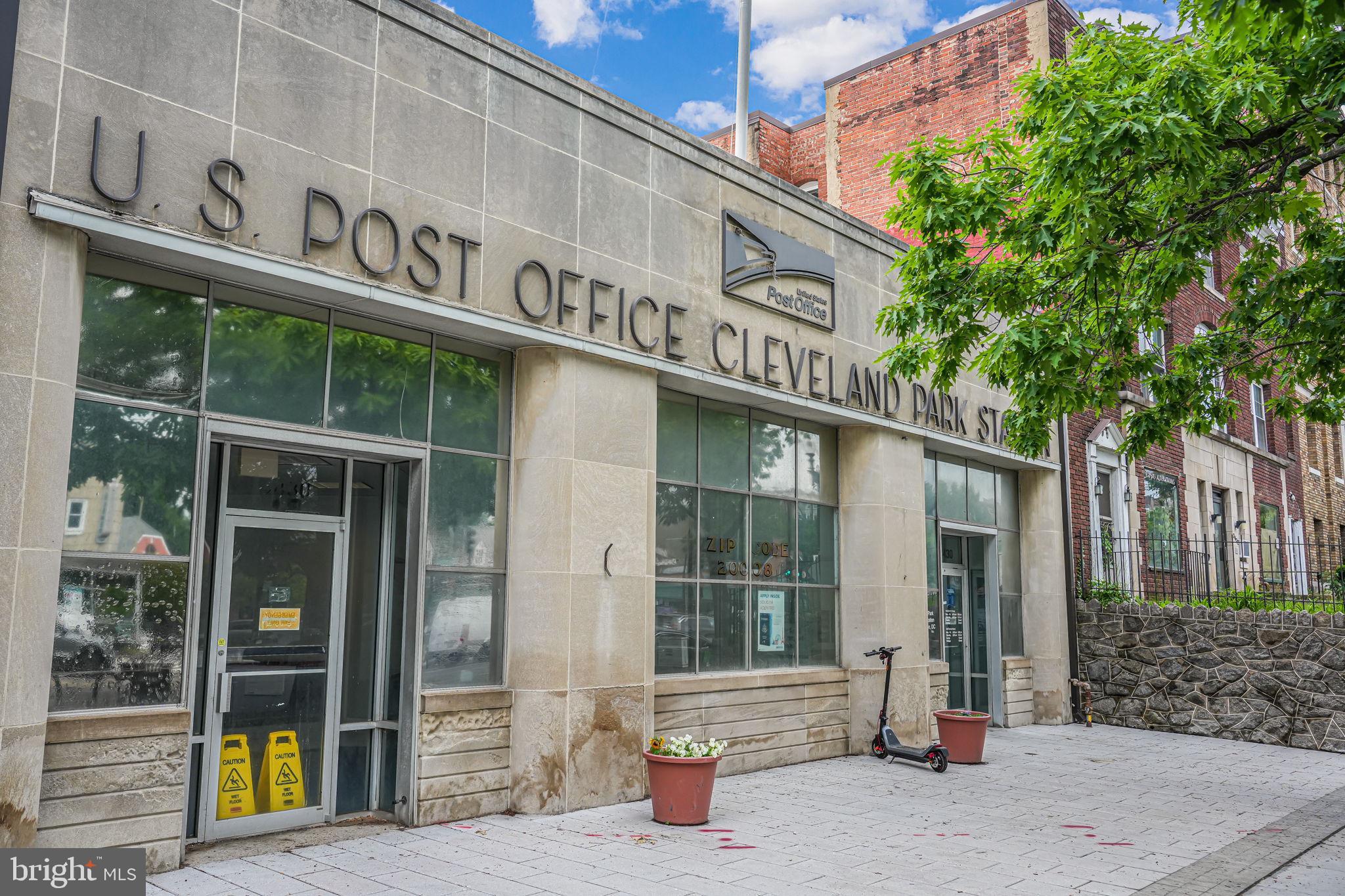 2901 Newark St NW