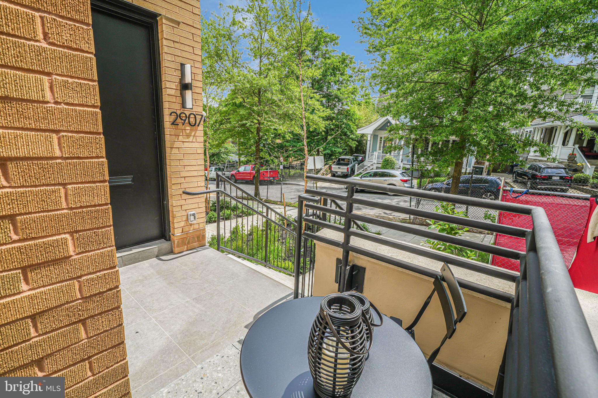 2907 Newark St NW