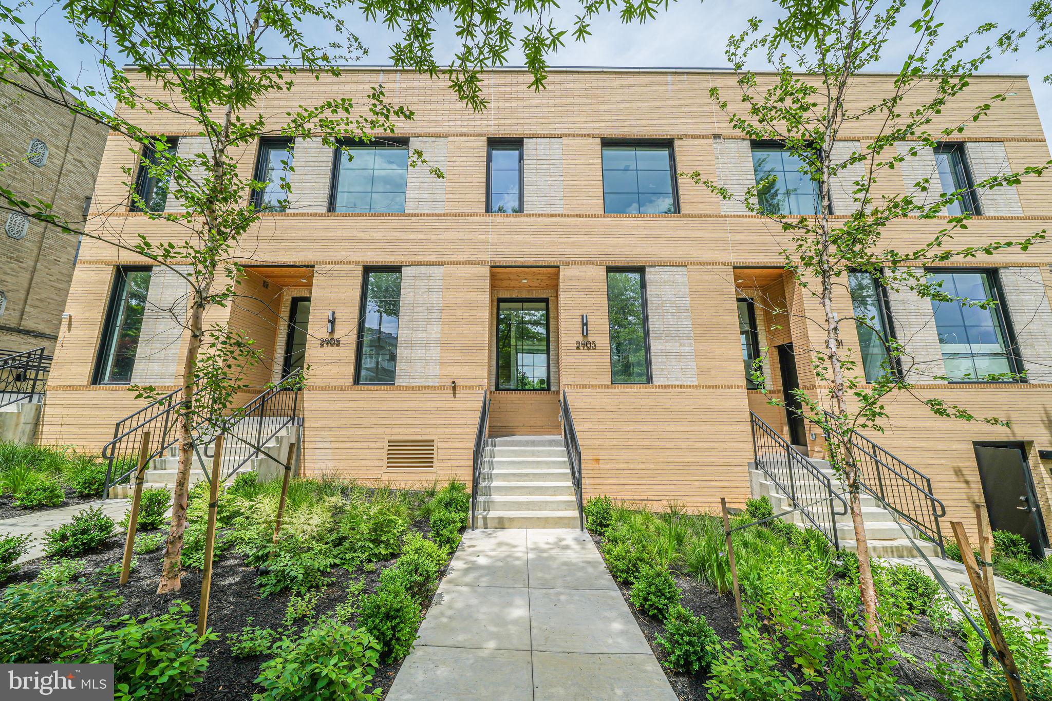 2903 Newark St NW