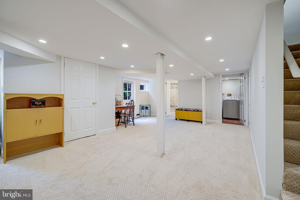 3100 Rodman St NW