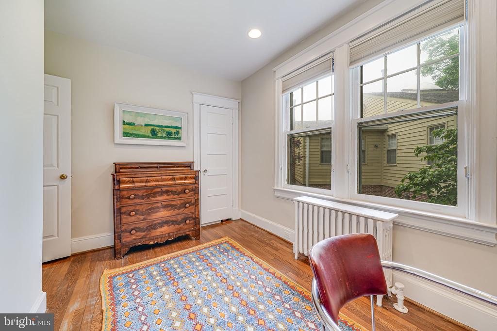3100 Rodman St NW