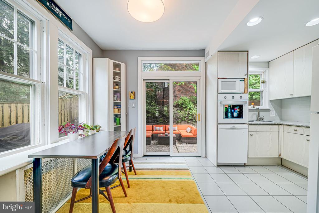 3100 Rodman St NW