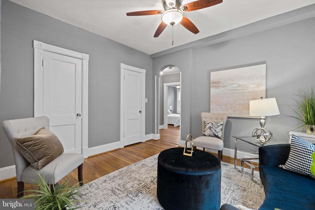5112 Connecticut Ave NW #201