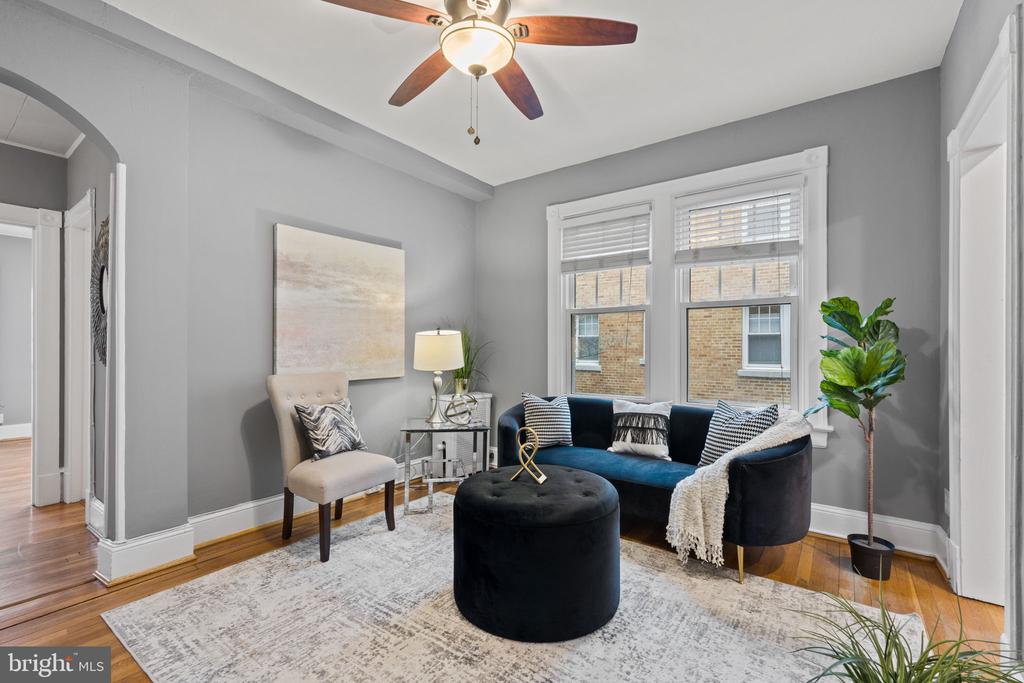 5112 Connecticut Ave NW #201