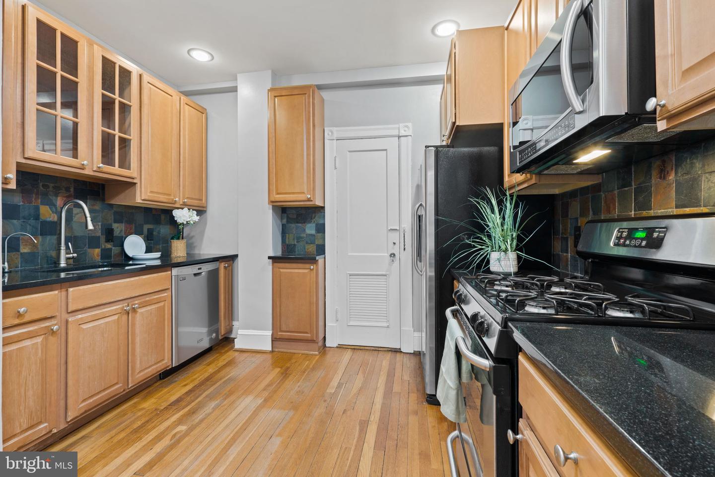 5112 Connecticut Ave NW #201
