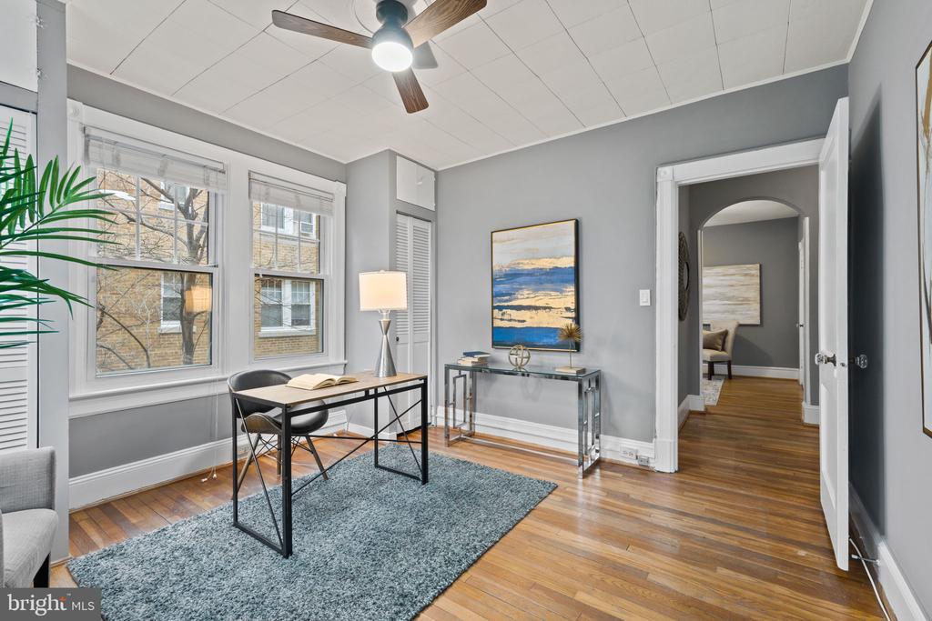 5112 Connecticut Ave NW #201