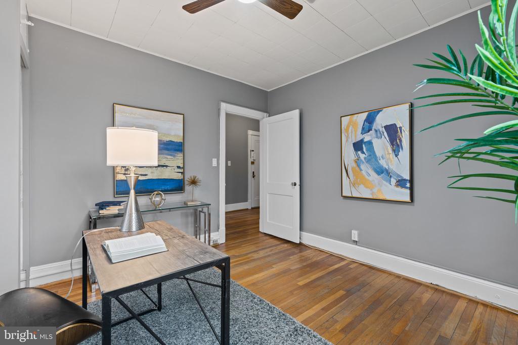 5112 Connecticut Ave NW #201