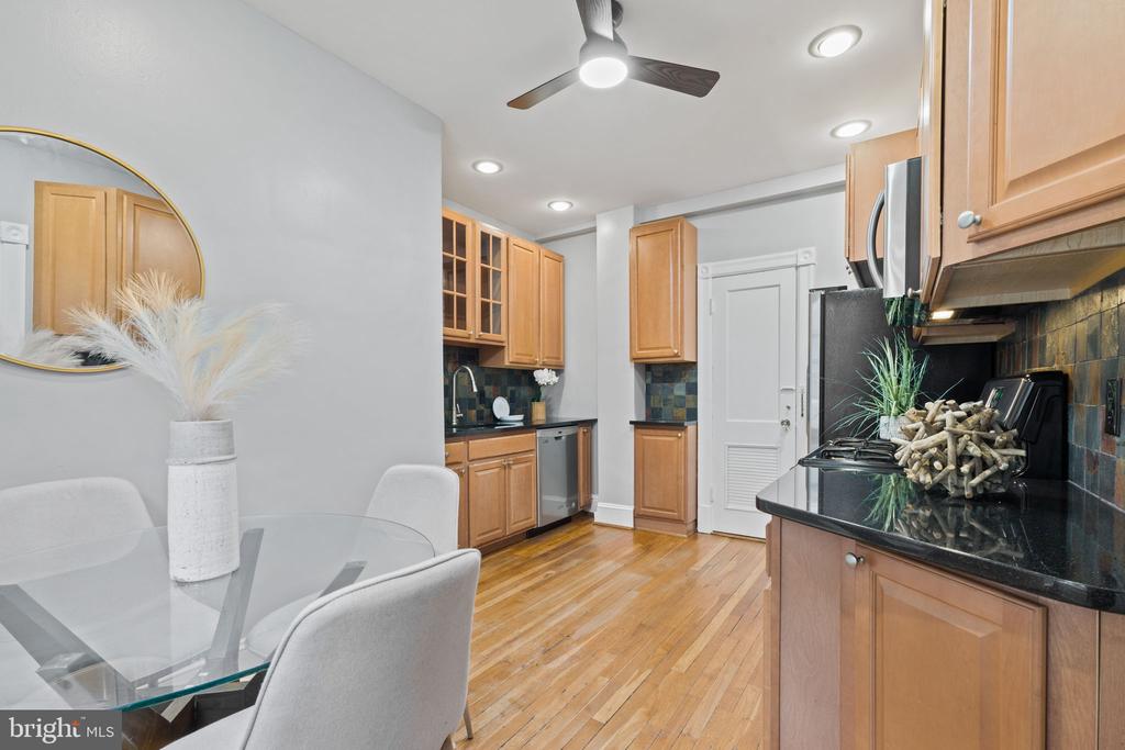 5112 Connecticut Ave NW #201