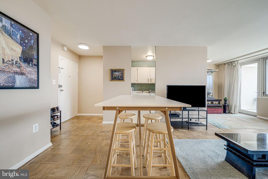2800 Wisconsin Ave NW #504