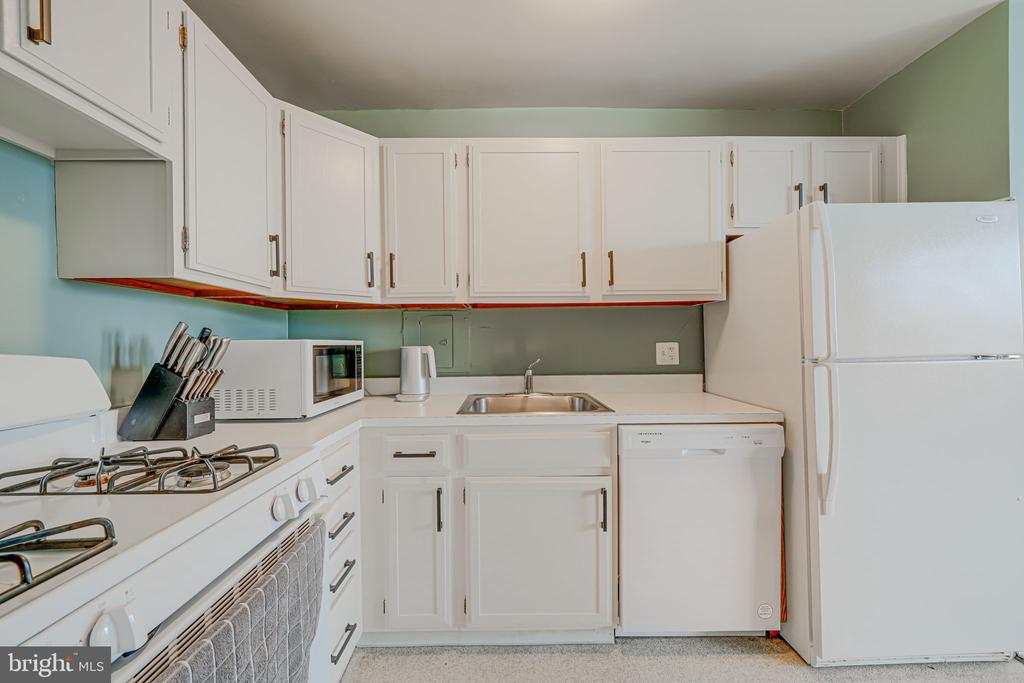 2800 Wisconsin Ave NW #504