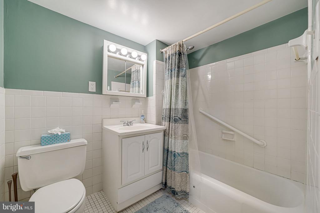 2800 Wisconsin Ave NW #504