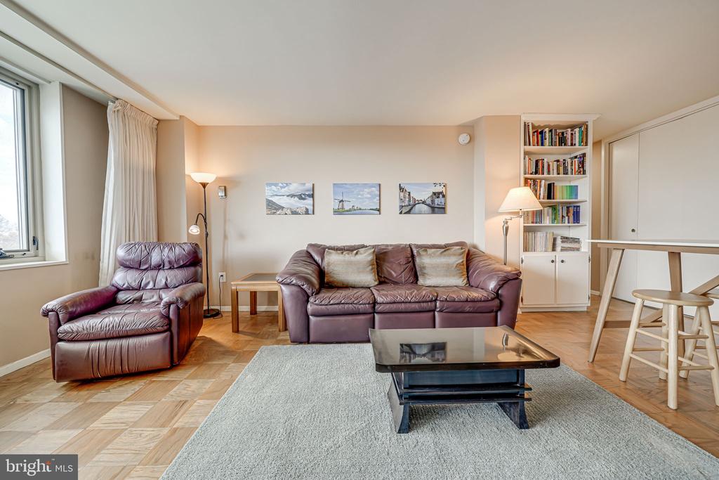 2800 Wisconsin Ave NW #504