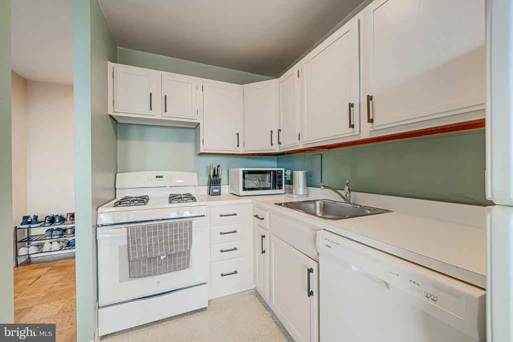 2800 Wisconsin Ave NW #504