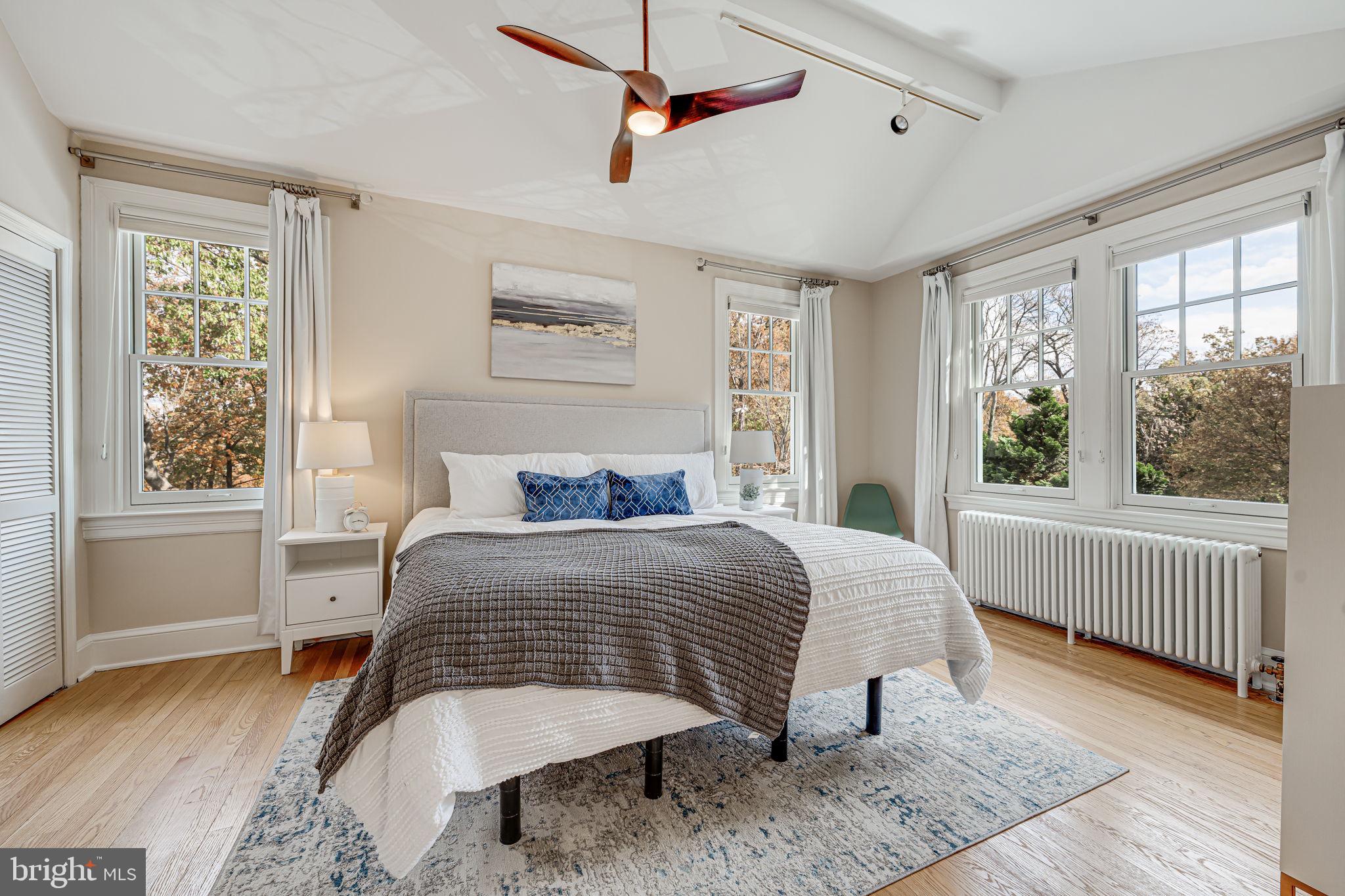 2202 Cathedral Ave NW