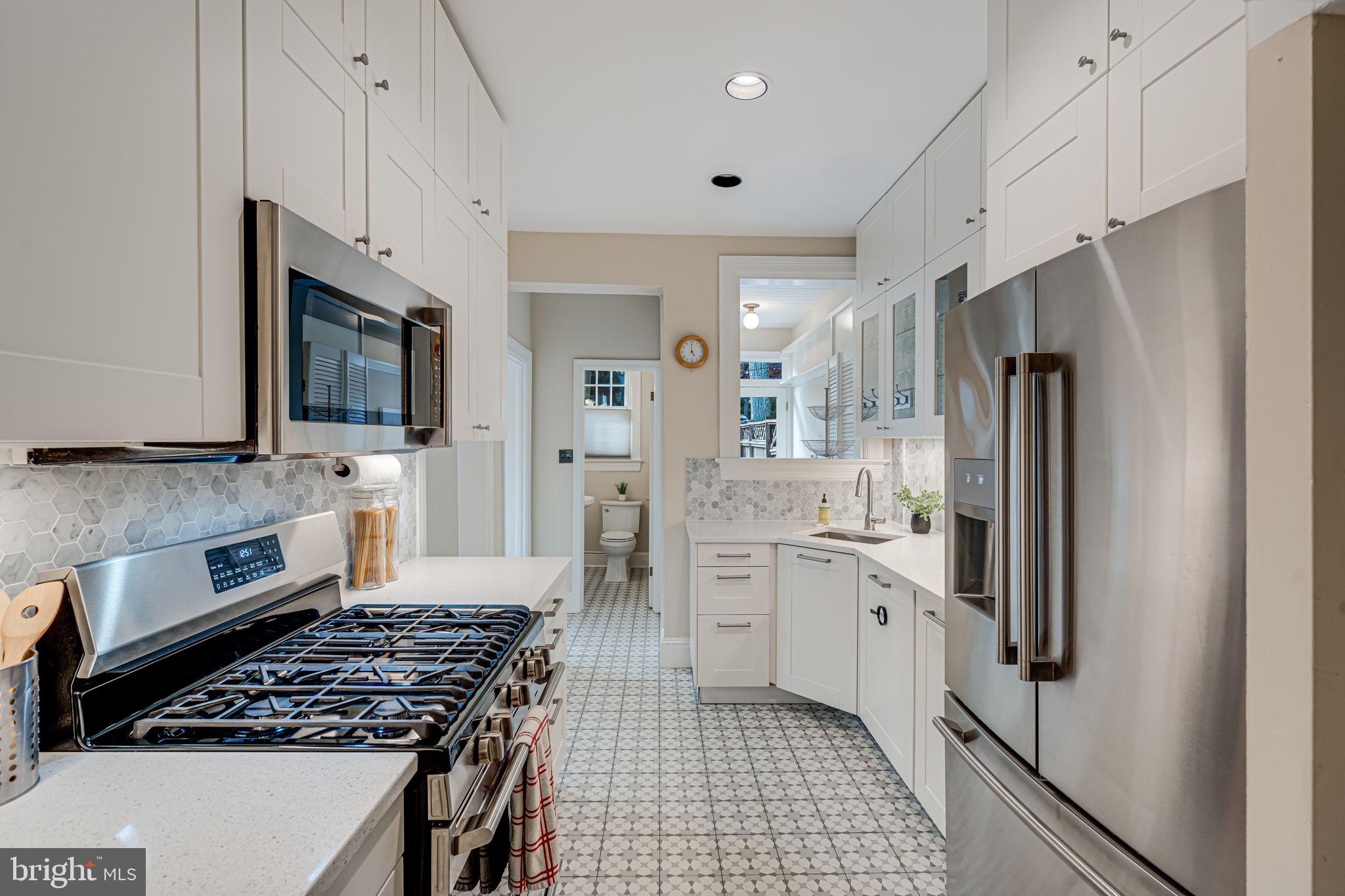 2202 Cathedral Ave NW